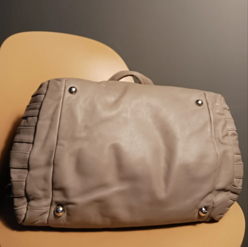 D&G LILLY SOFT gray, or taupe color travel bag - Picture 11 of 16